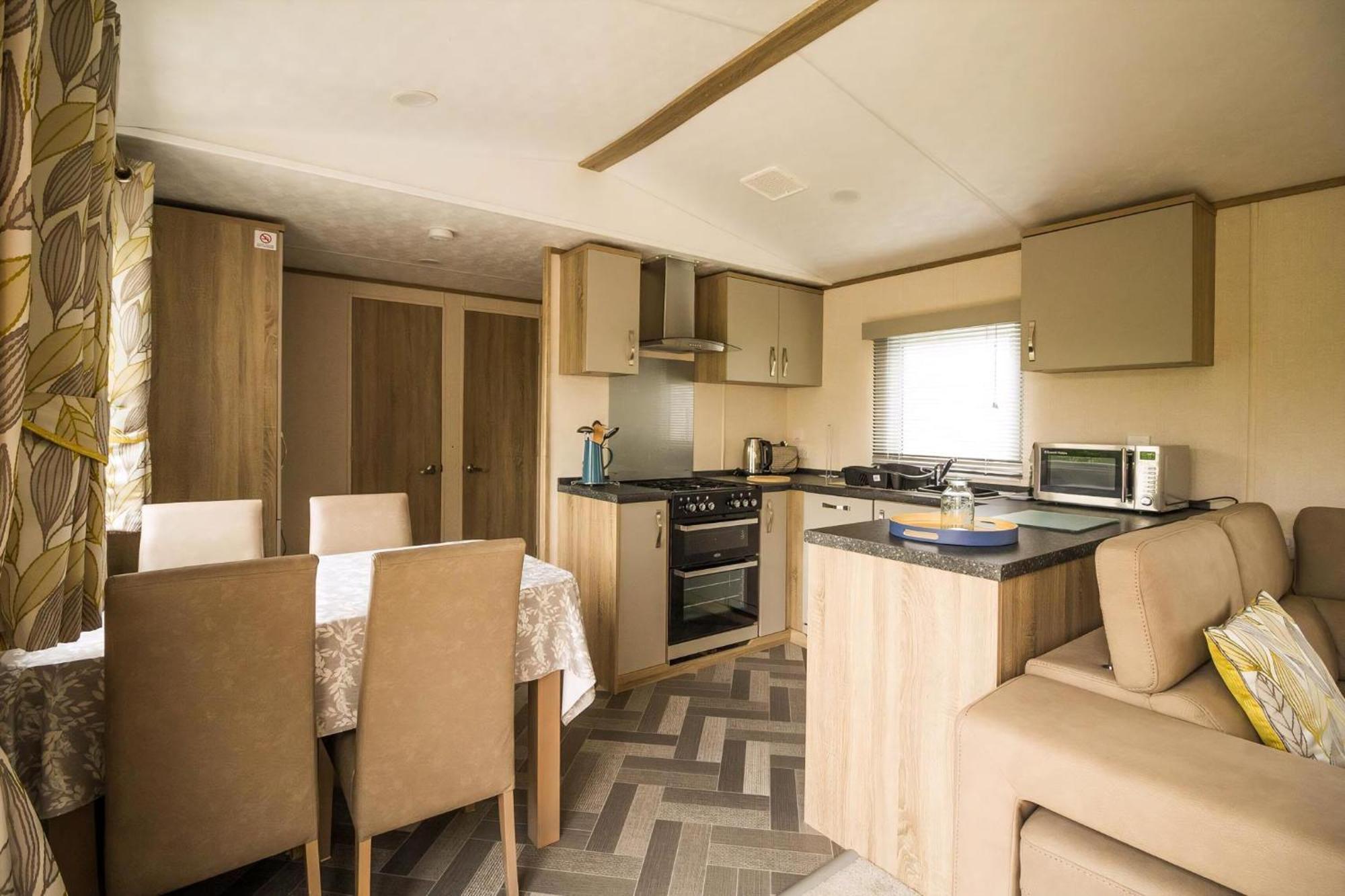 Beautiful 8 Berth Caravan At Heacham Beach In Norfolk Ref 21056C Dış mekan fotoğraf
